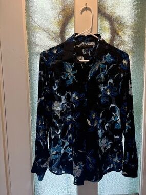 Banana Republic FloraSheer XS Floral Button-Up Blouse with Blue & White Flowers